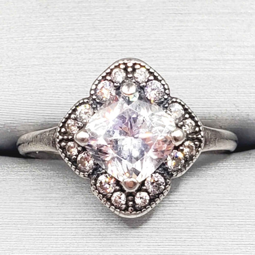 White Diamond Simulants 925 Sterling Silver Halo Milgrain Ring